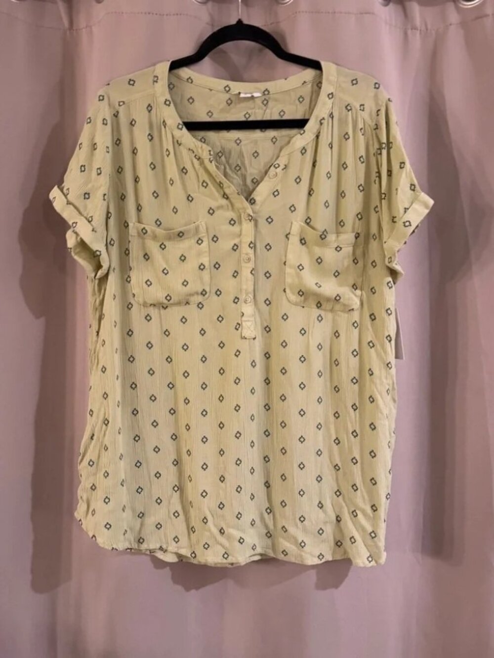 NWT Sonoma Light Green Short Sleeve Split-Neck Pocket Blouse